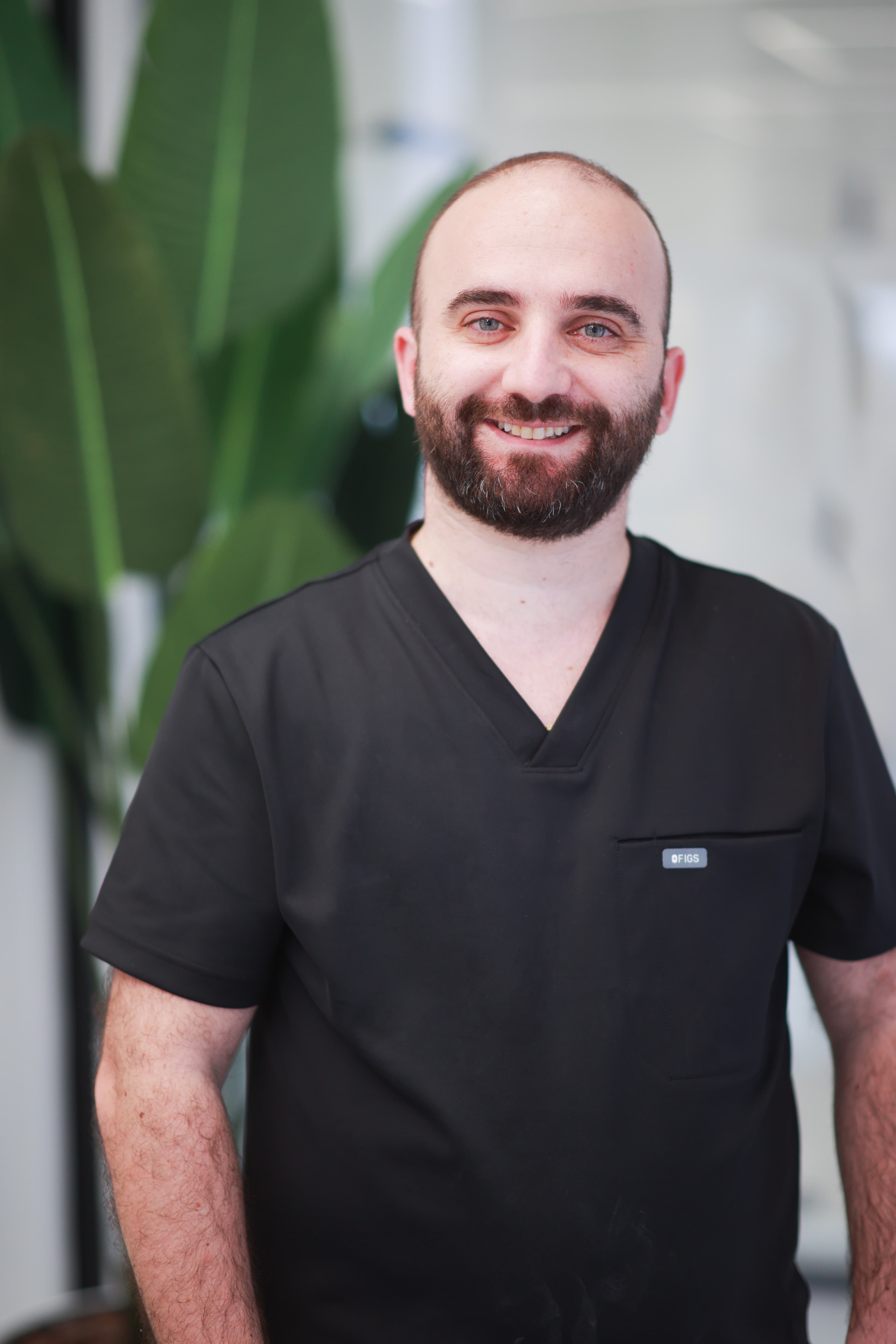 Dott. Florian Cengu - Lela Dental