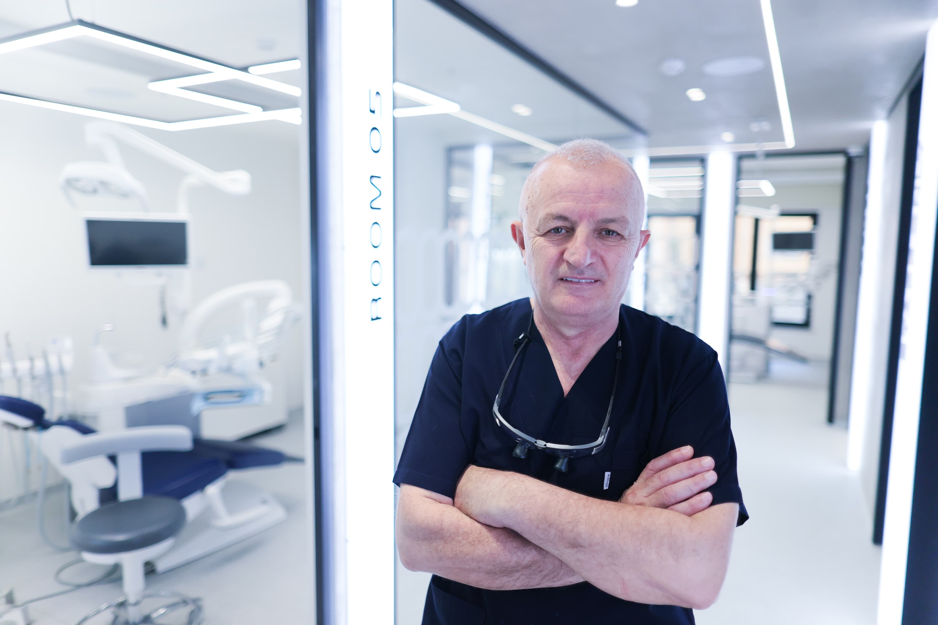 Prof. Dott. Fatmir Lela — Chirurgo Orale e Maxillo-Facciale a Tirana, Albania